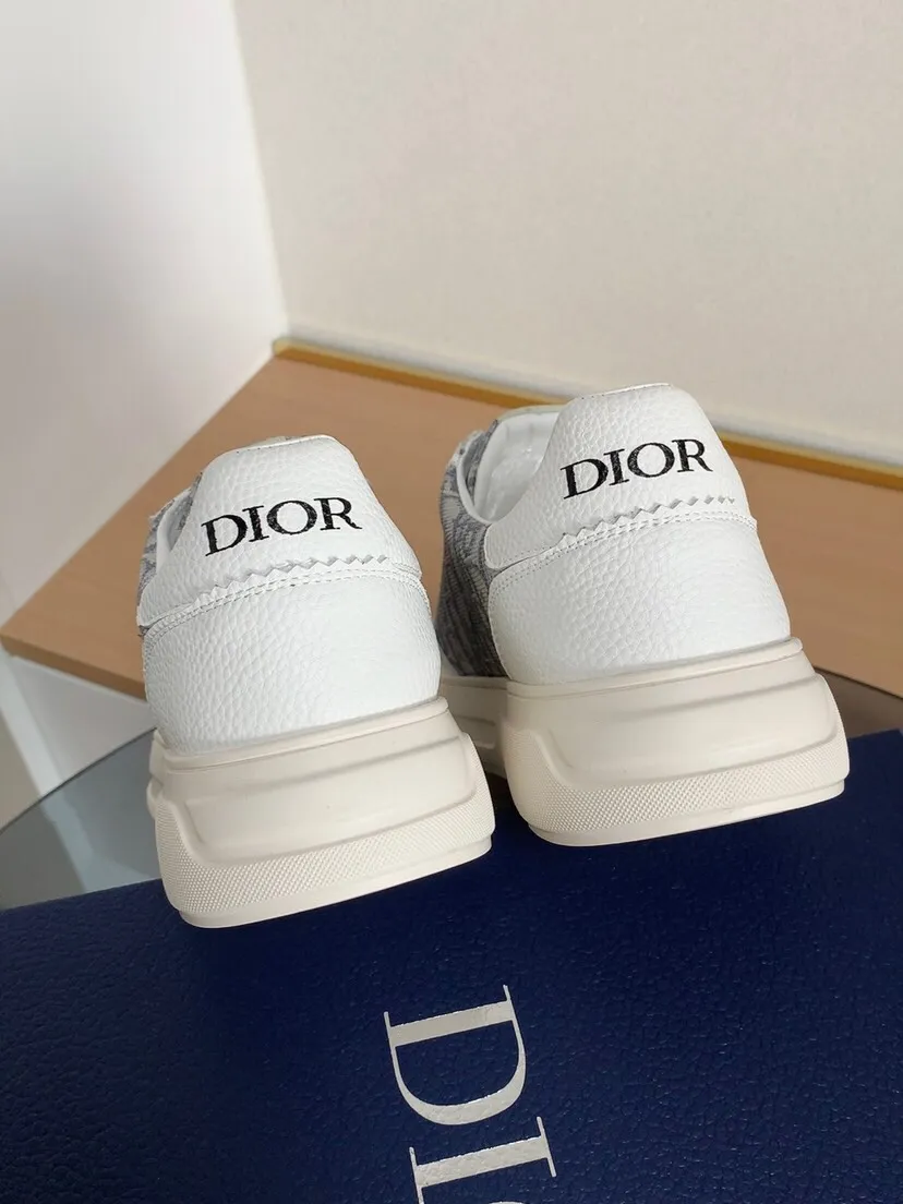 Factory price 420⌚️⌚️[Dior] Dior's new men's genuine leather casual shoes, the highest version on the market, any comparison is welcome🆚! The original leather has excellent texture and is super high-end! Fetal sheep net lining imported from Italy, removable pad! Luxurious materials and fine workmanship, highly recommended! Code number: 38-444⃣️Color optional